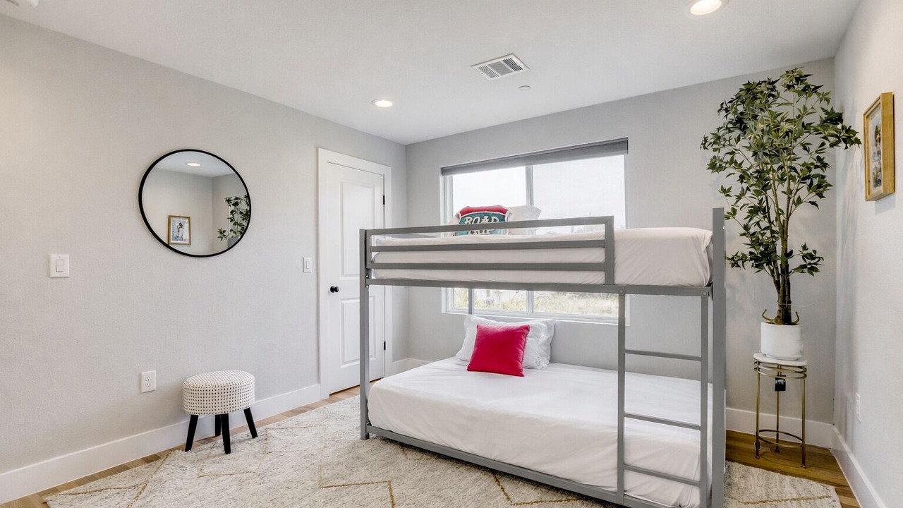 Photo of Bedroom in University Hills and Windsor Park