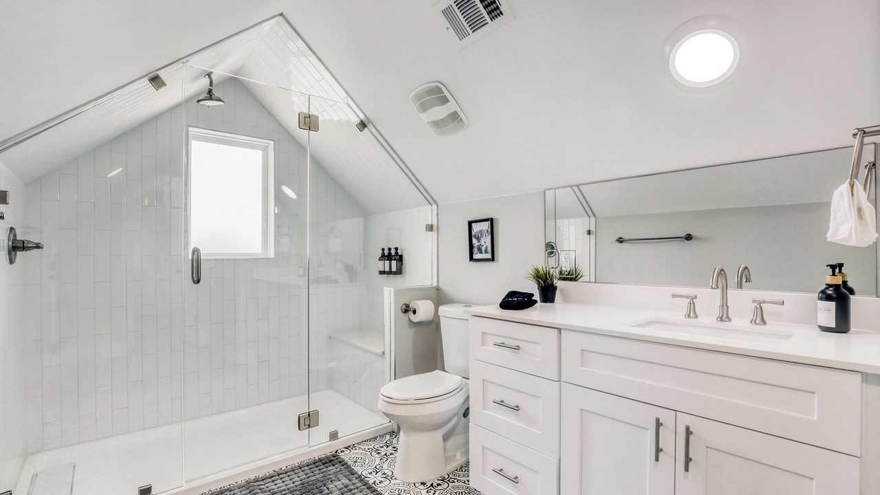 Photo of Bathroom in University Hills and Windsor Park
