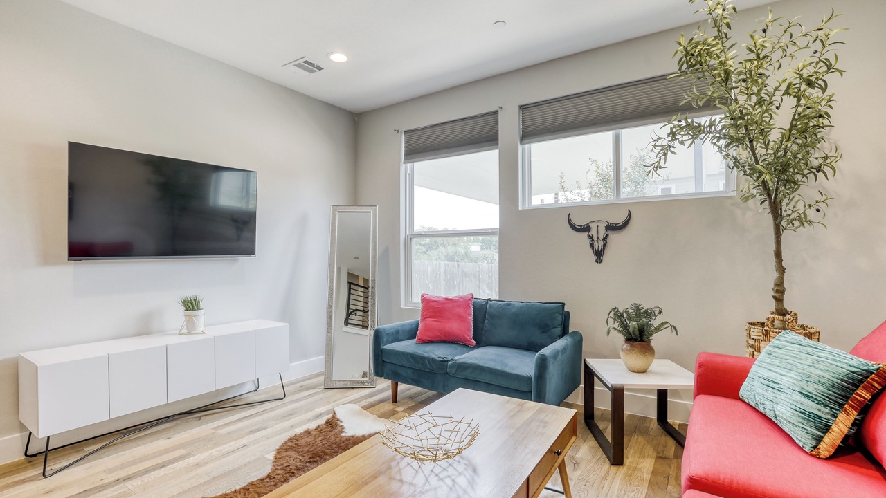 Photo of Livingroom in University Hills and Windsor Park