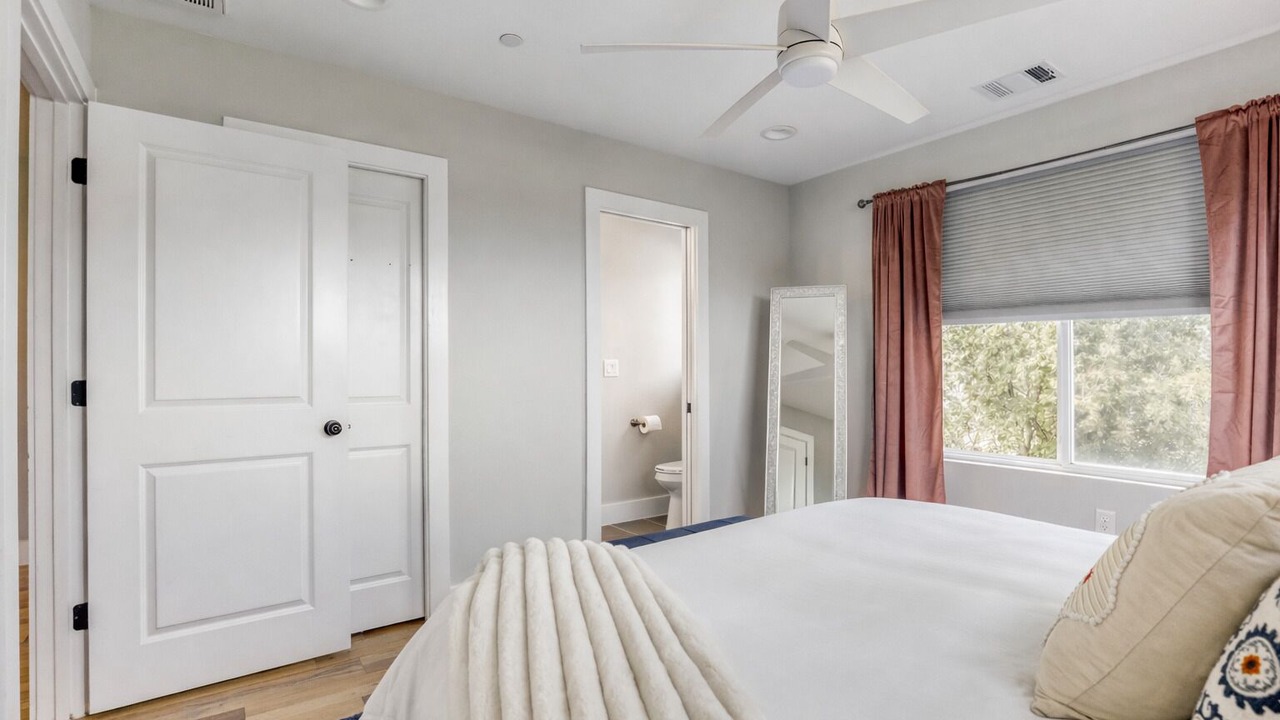 Photo of Bedroom in University Hills and Windsor Park