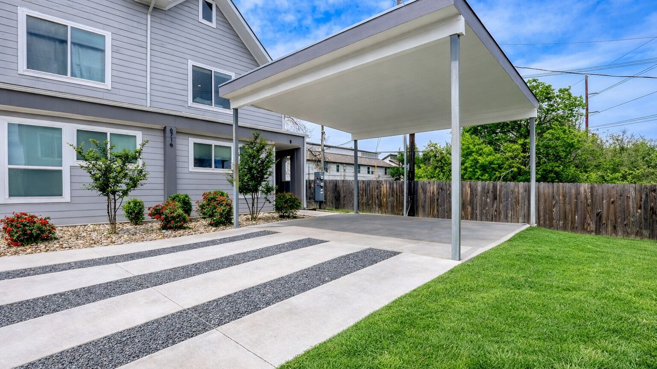Photo of Outdoor in University Hills and Windsor Park