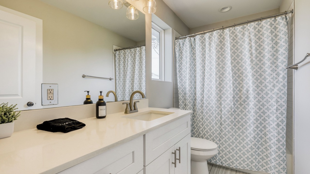 Photo of Bathroom in University Hills and Windsor Park