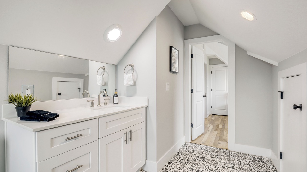 Photo of Bathroom in University Hills and Windsor Park