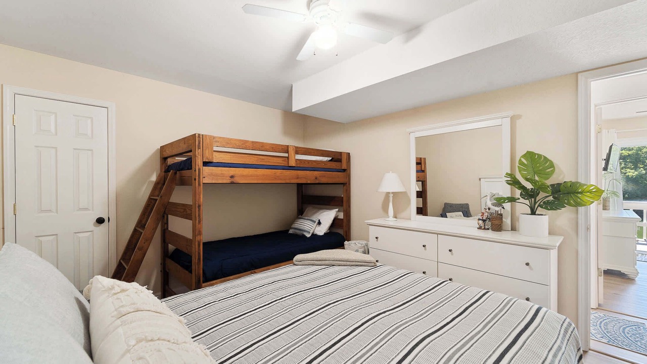 Photo of Bedroom in Linn Creek