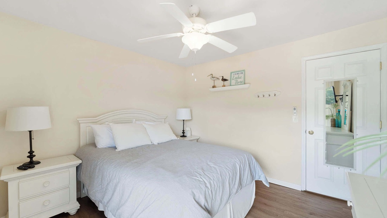 Photo of Bedroom in Linn Creek