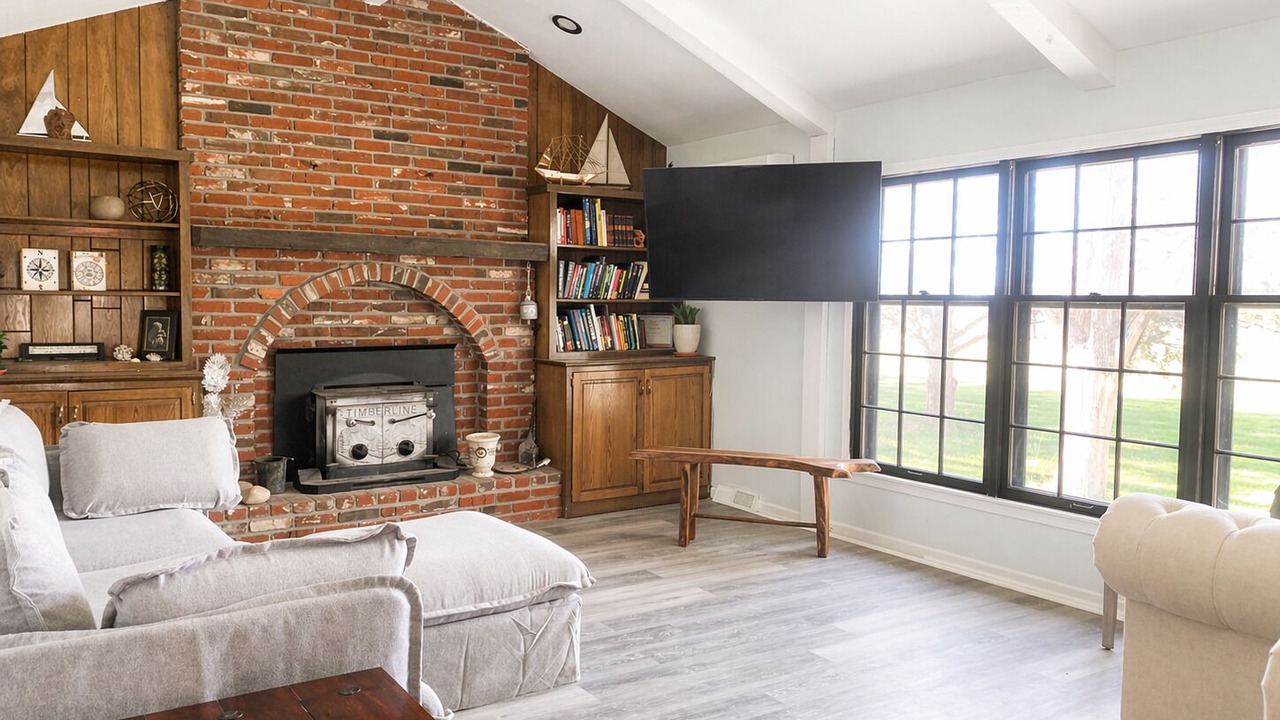 Photo of Livingroom in New Century
