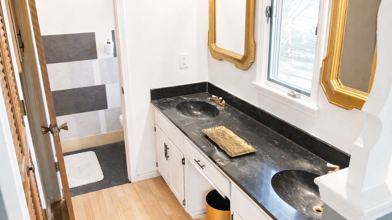 Photo of Bathroom in New Century