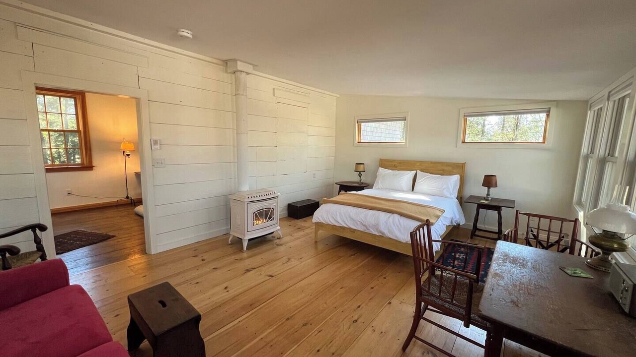 Photo of Bedroom in New Salem