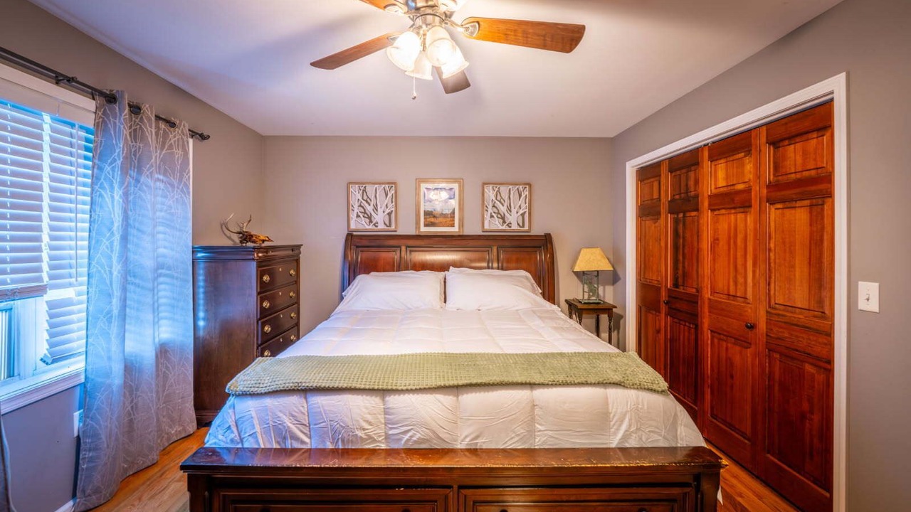 Photo of Bedroom in Salisbury Center