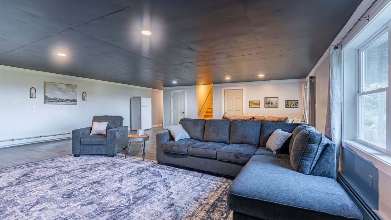 Photo of Livingroom in Salisbury Center