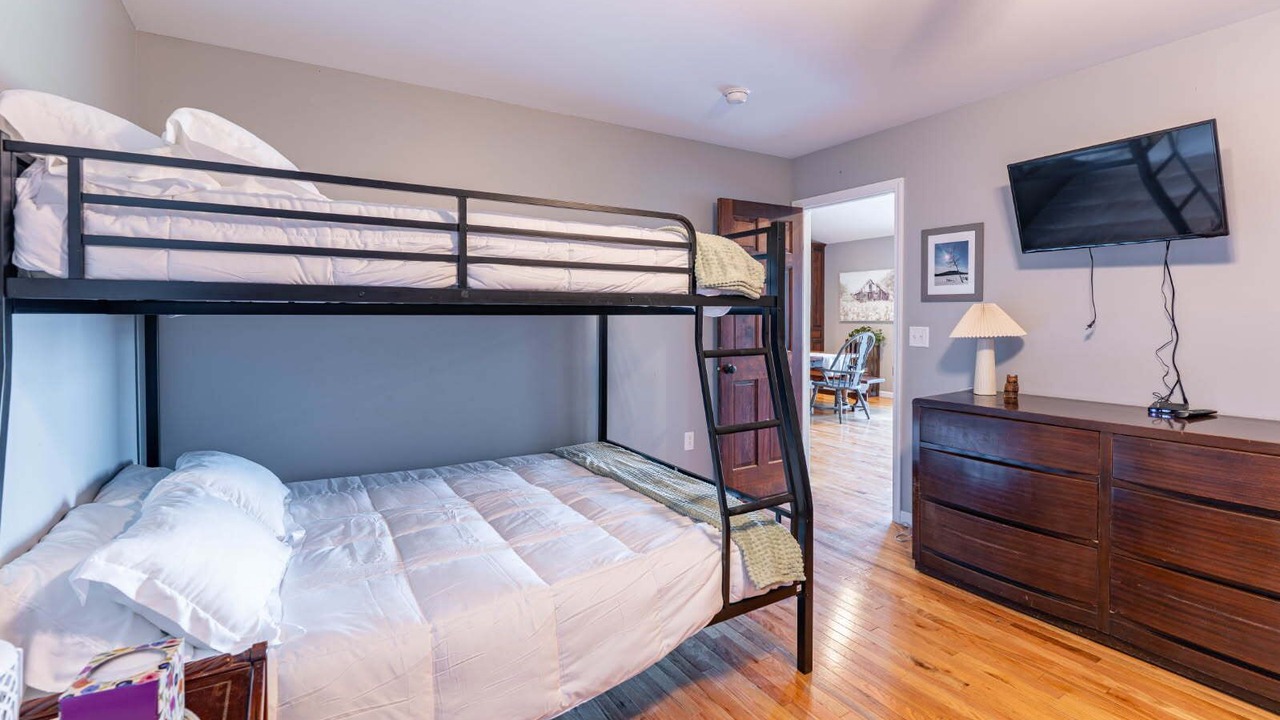 Photo of Bedroom in Salisbury Center