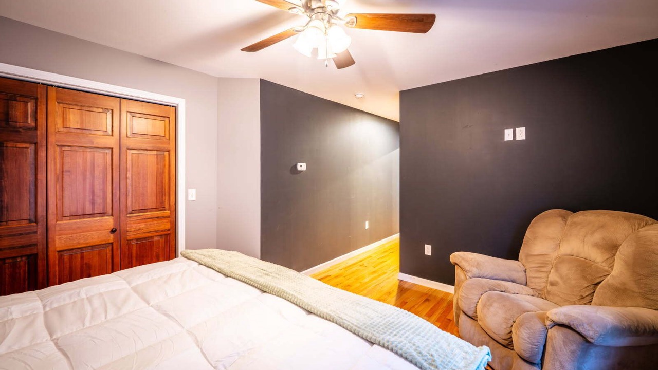 Photo of Bedroom in Salisbury Center