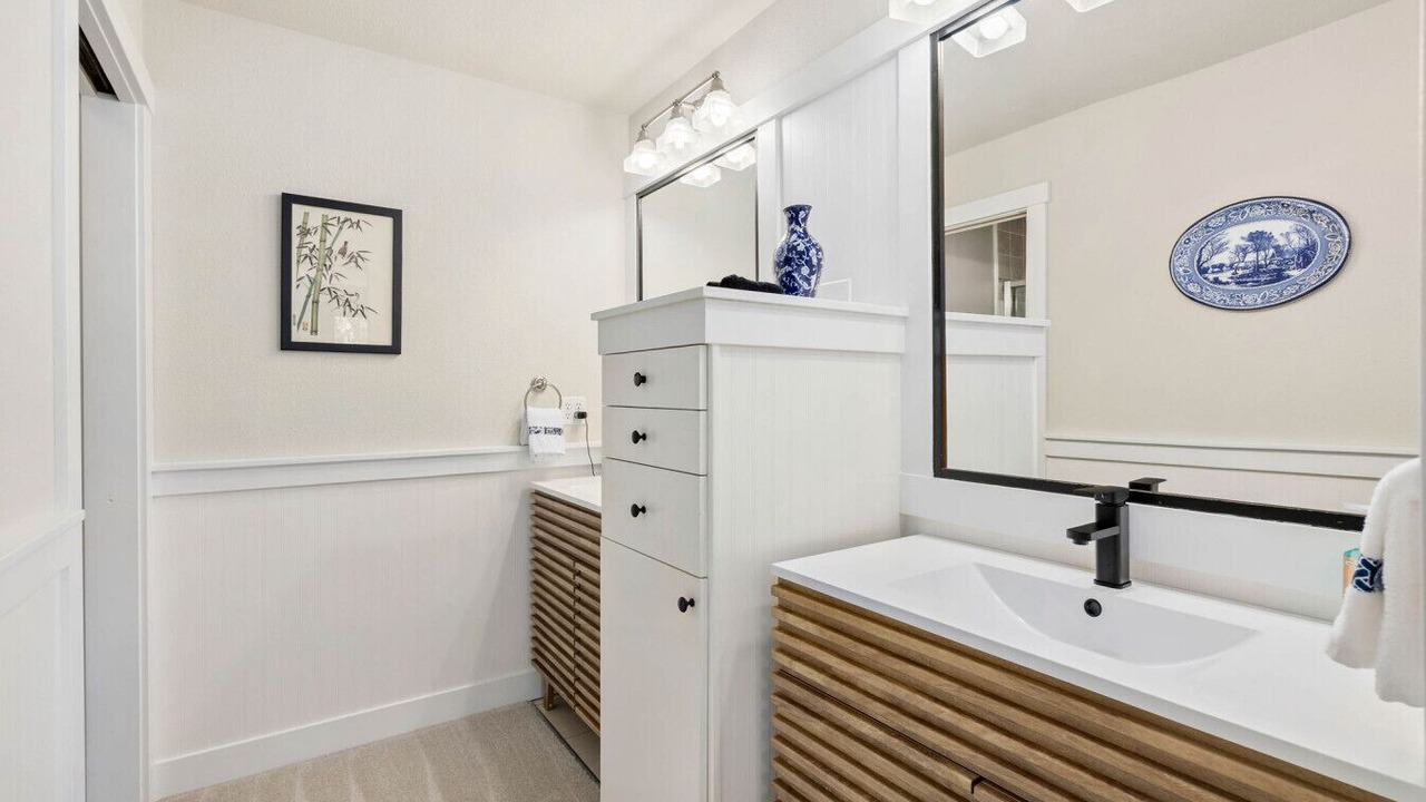 Photo of Bathroom in Rollingbay