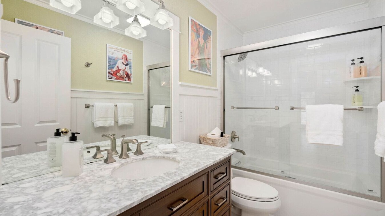 Photo of Bathroom in Rollingbay