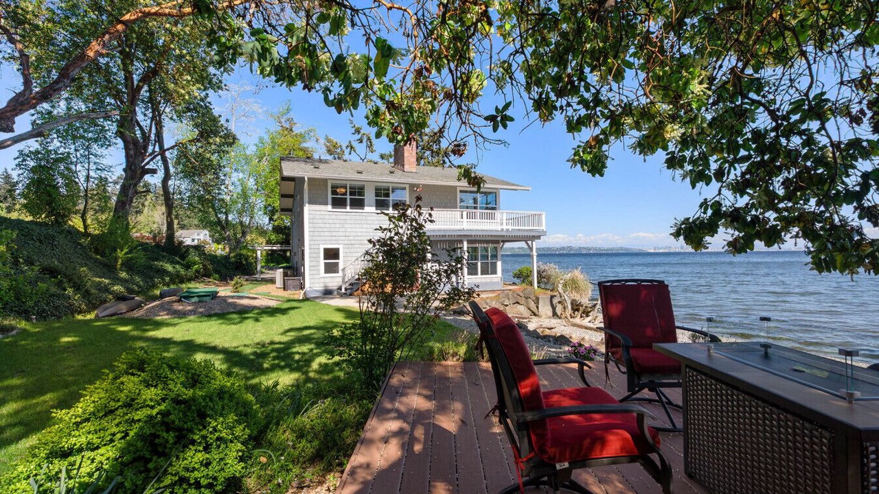 Photo of Patio Balcony in Rollingbay
