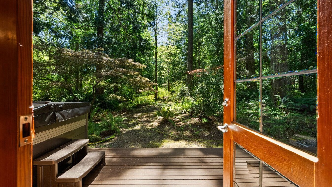Photo of Patio Balcony in Rollingbay