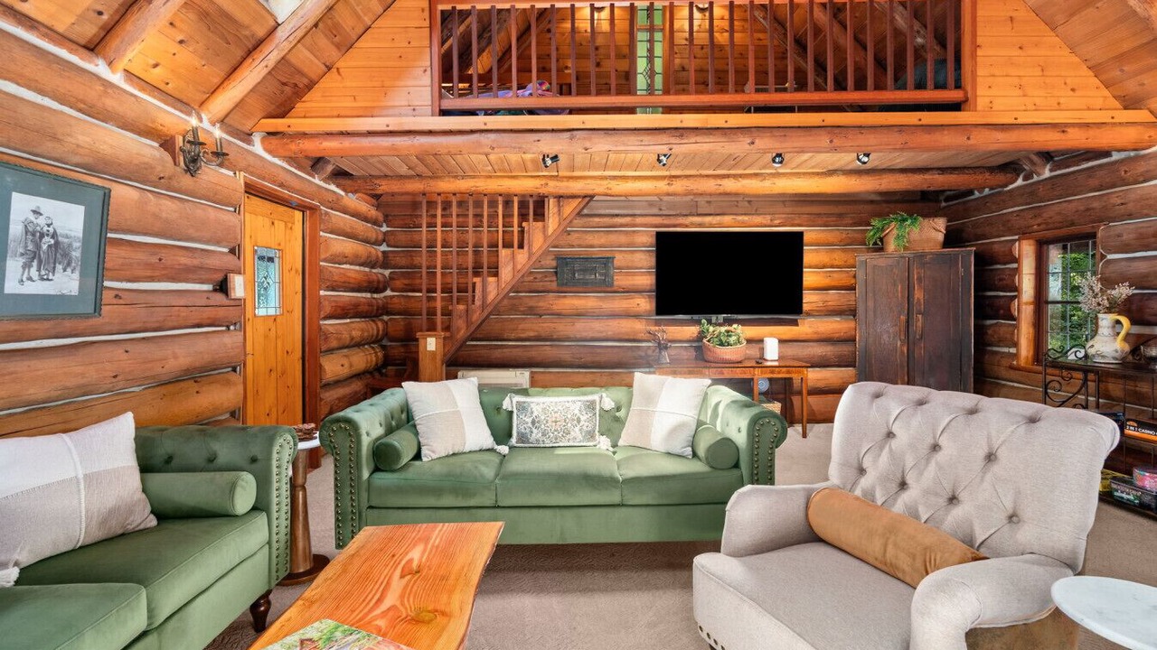 Photo of Livingroom in Rollingbay