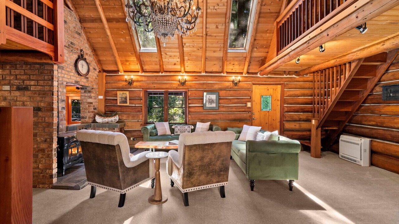 Photo of Livingroom in Rollingbay