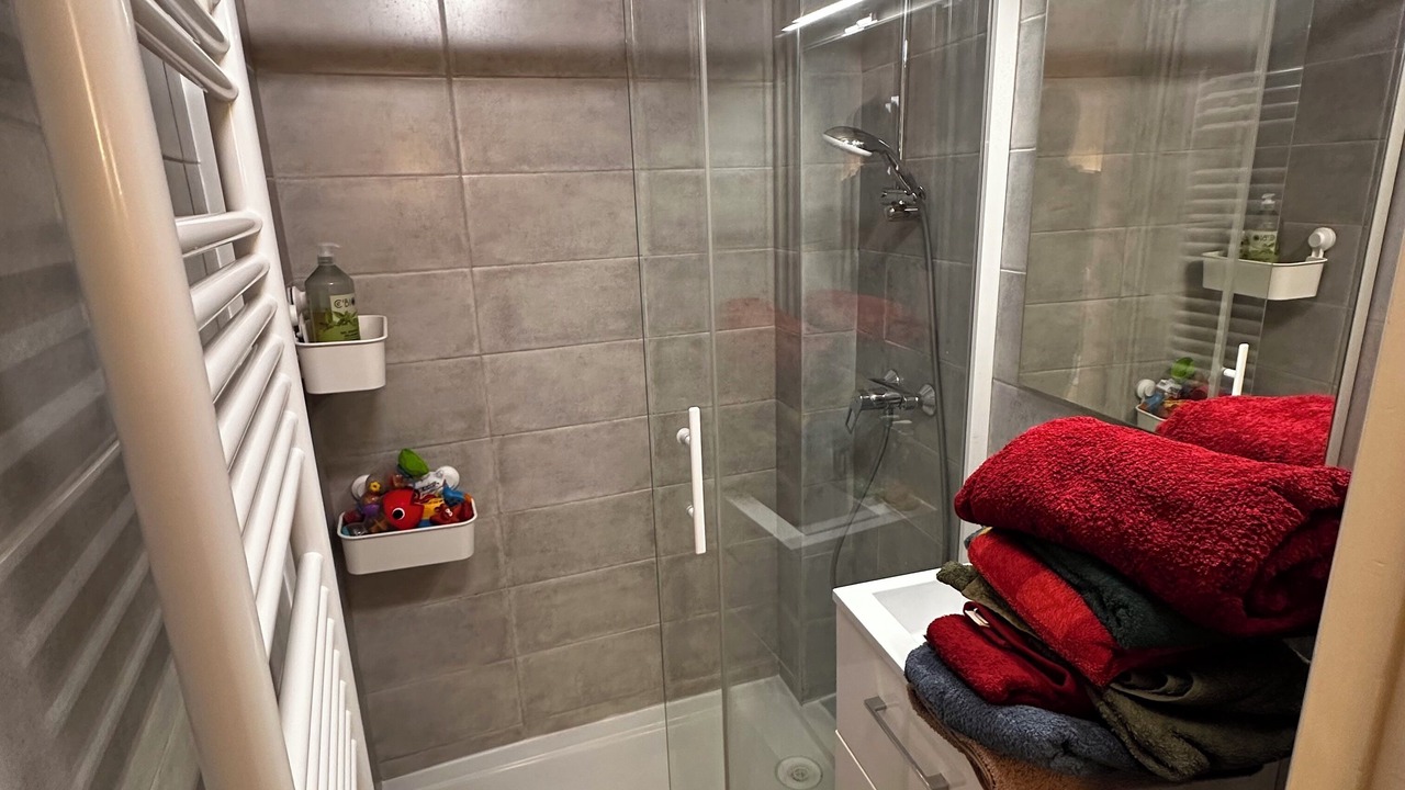 Photo of Bathroom in Centre