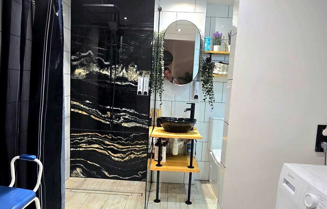 Photo of Bathroom in Los Nietos