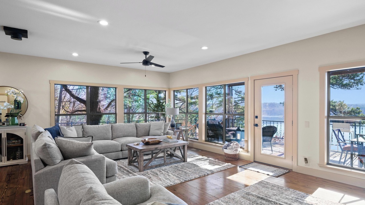Photo of Livingroom in Beaver Shores