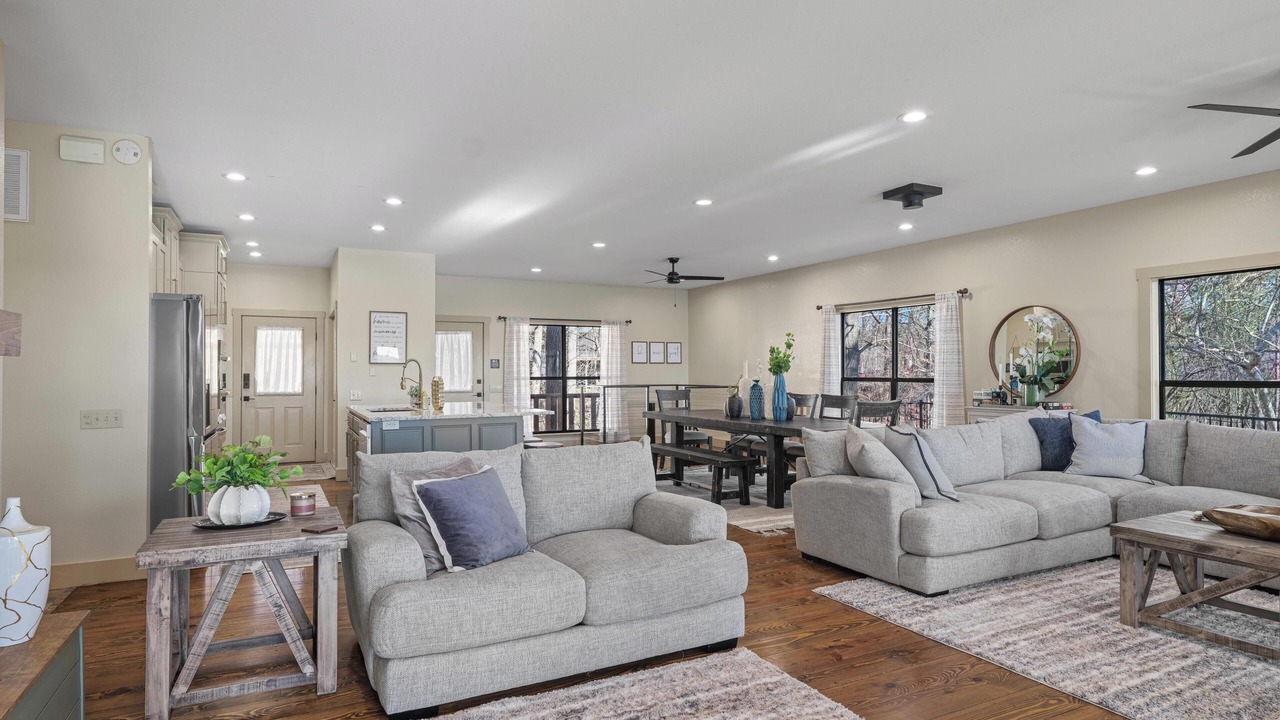 Photo of Livingroom in Beaver Shores