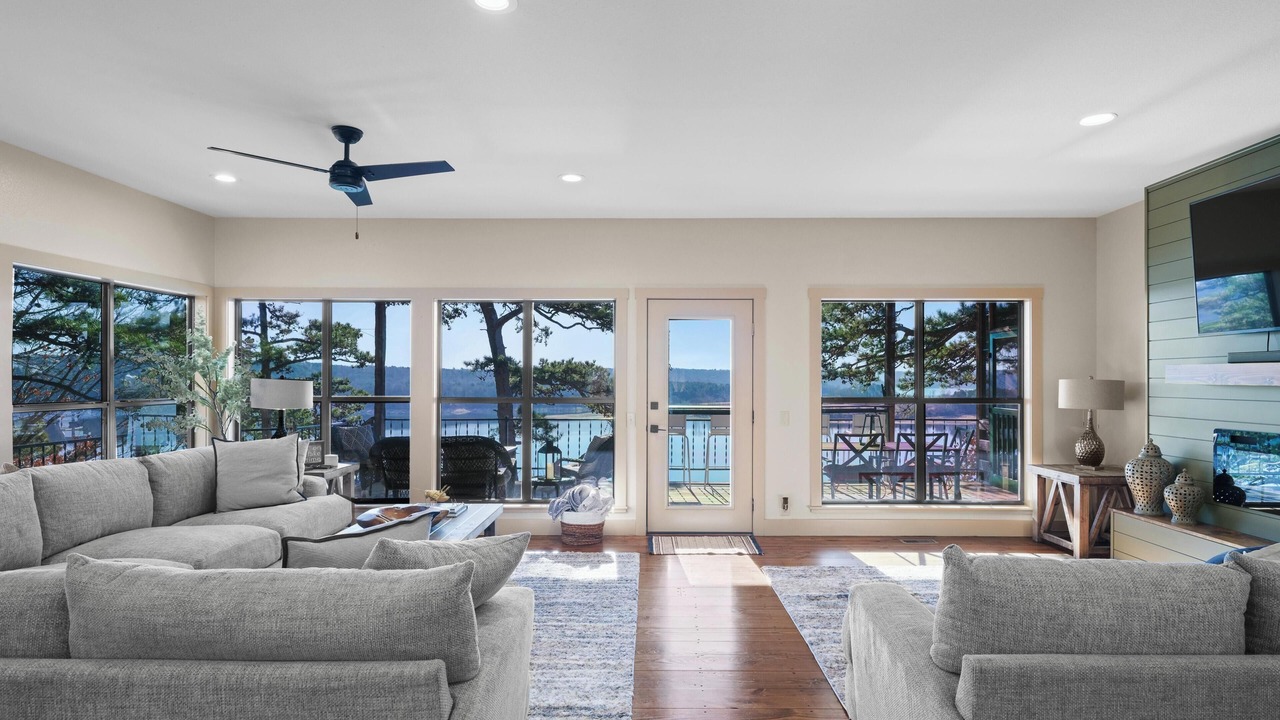 Photo of Livingroom in Beaver Shores