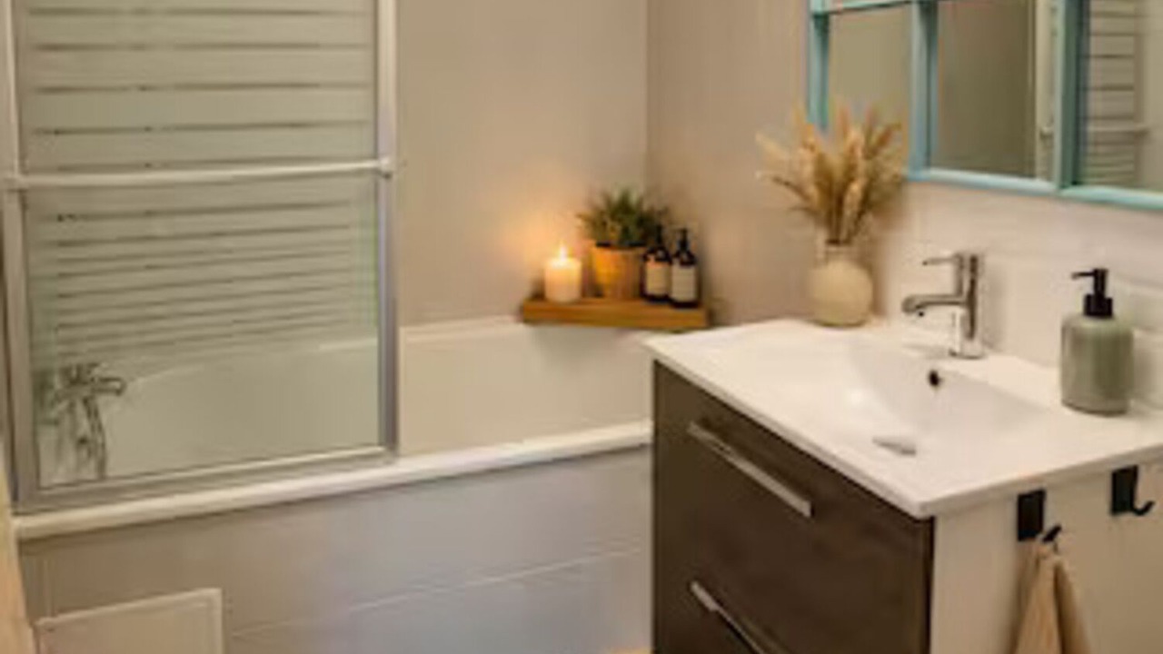 Photo of Bathroom in Charleville-Mezieres