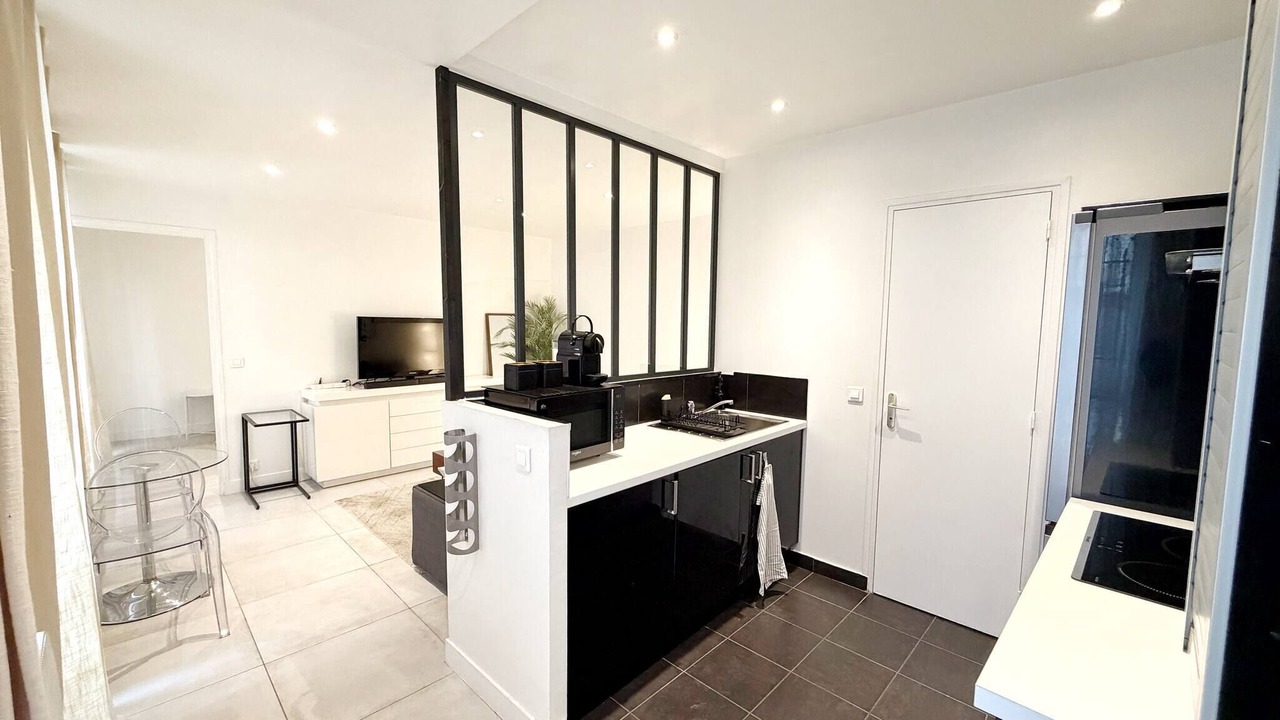 Photo of Kitchen in Quartier de la Folie-Mericourt