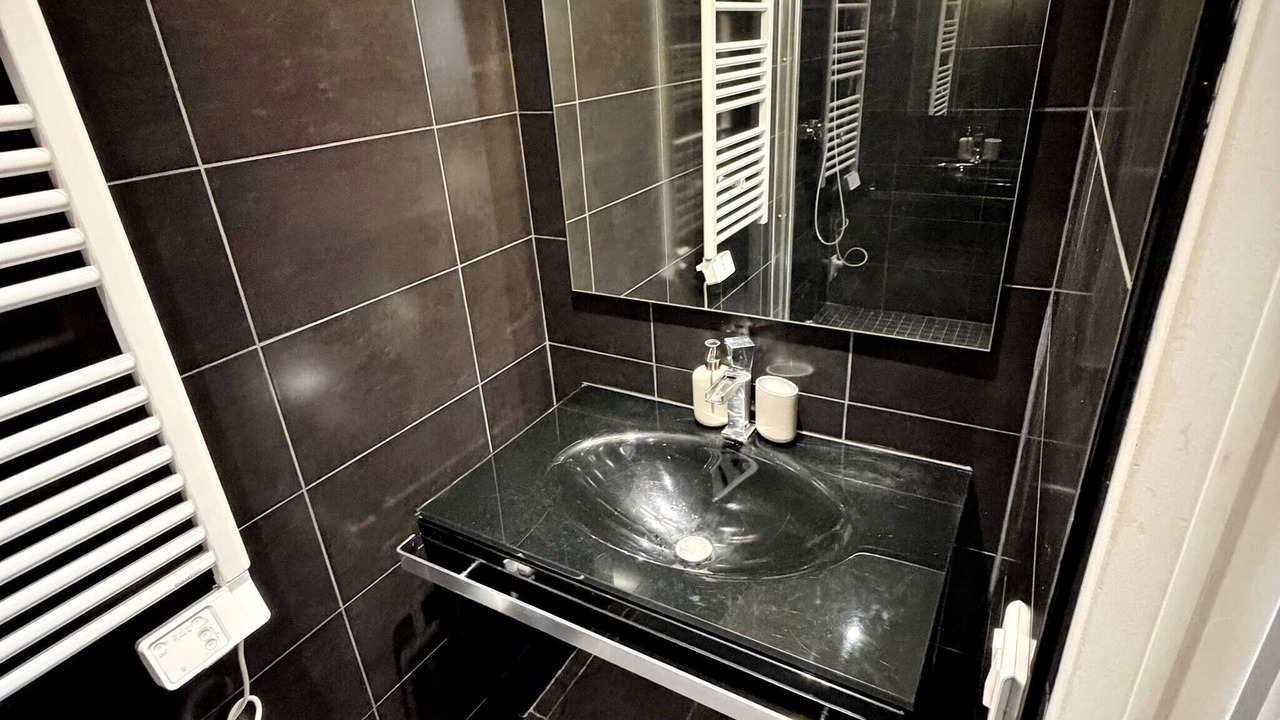 Photo of Bathroom in Quartier de la Folie-Mericourt