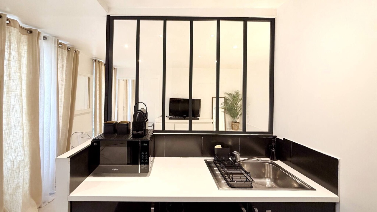 Photo of Kitchen in Quartier de la Folie-Mericourt