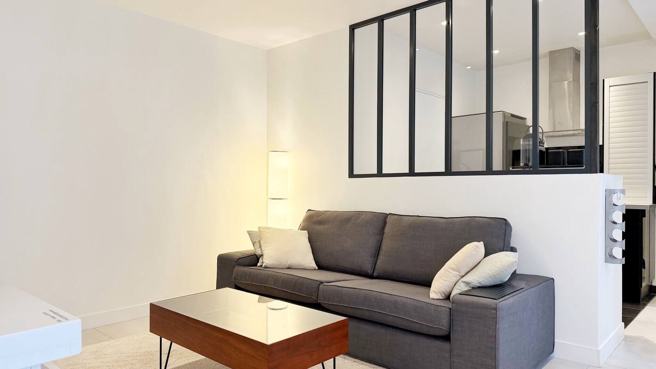 Photo of Livingroom in Quartier de la Folie-Mericourt