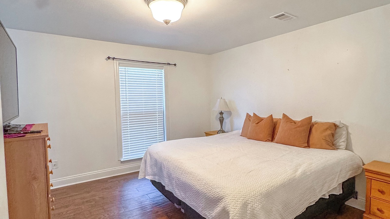 Photo of Bedroom in Myrtle Grove