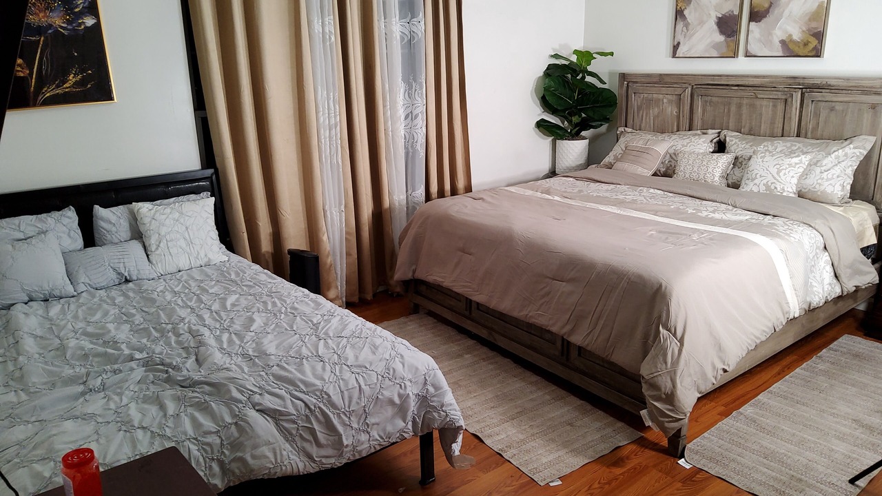 Photo of Bedroom in Newark