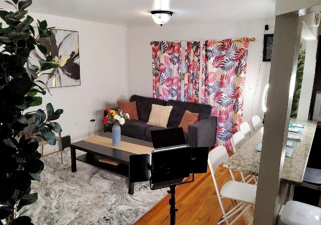 Photo of Livingroom in Newark