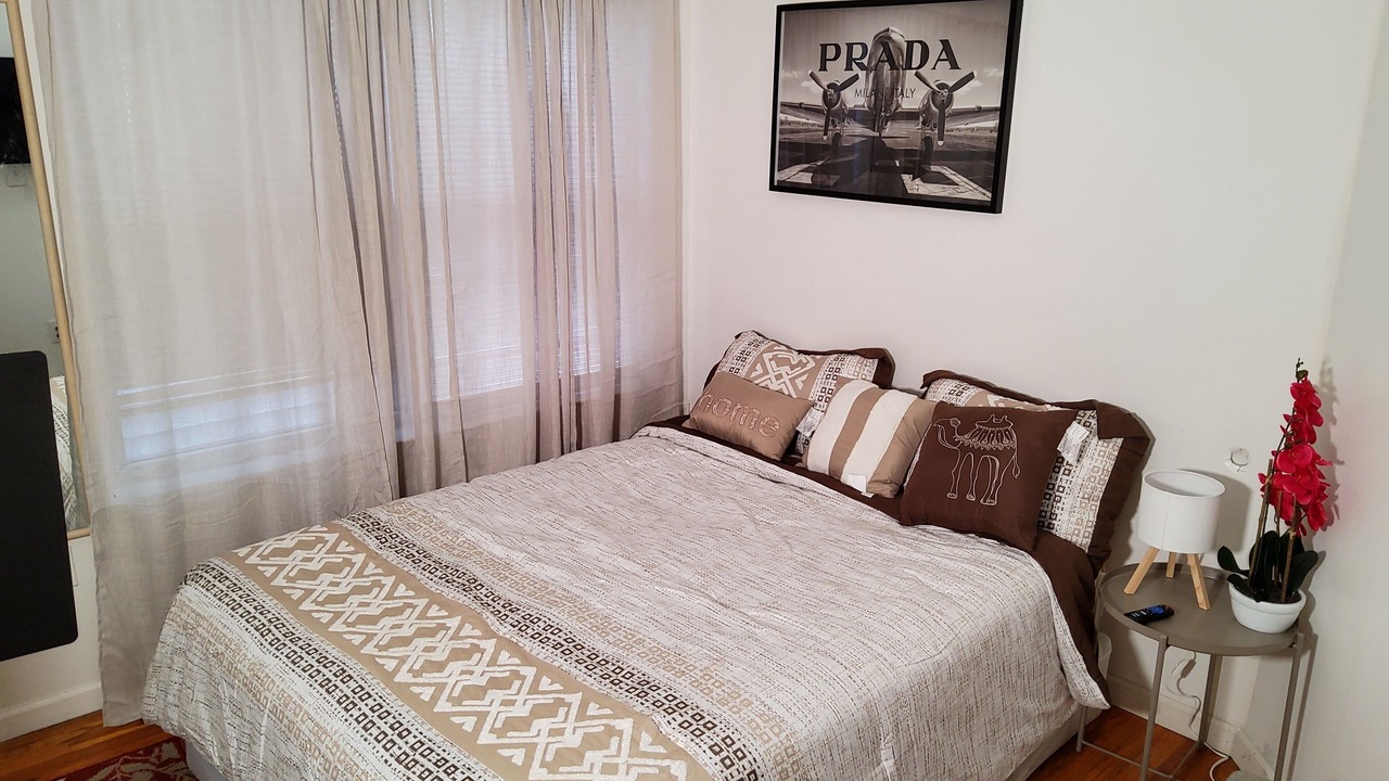 Photo of Bedroom in Newark