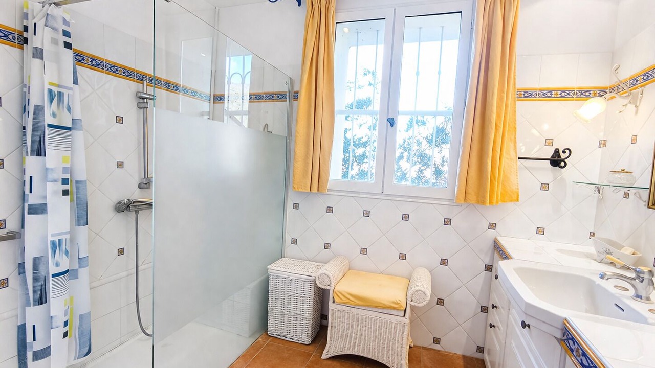 Photo of Bathroom in Malijai