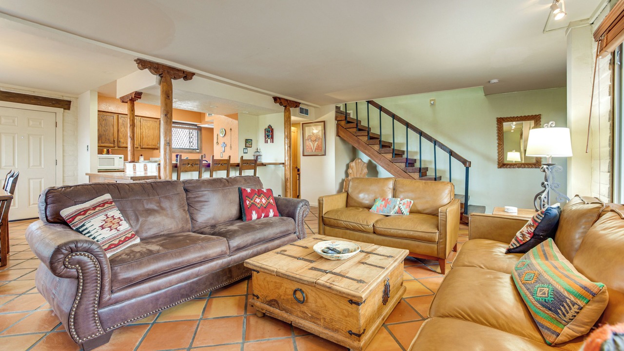 Photo of Livingroom in Northeast Santa Fe
