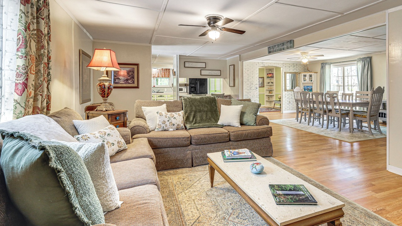 Photo of Livingroom in Higden