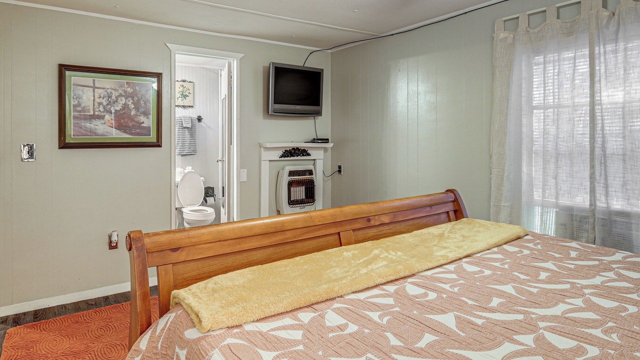 Photo of Bedroom in Higden