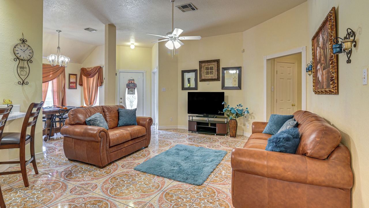 Photo of Livingroom in Alvin