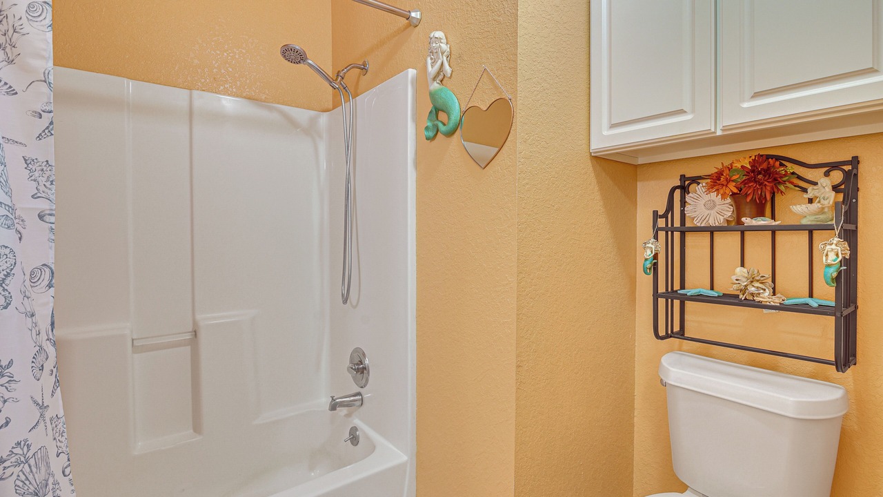 Photo of Bathroom in Alvin