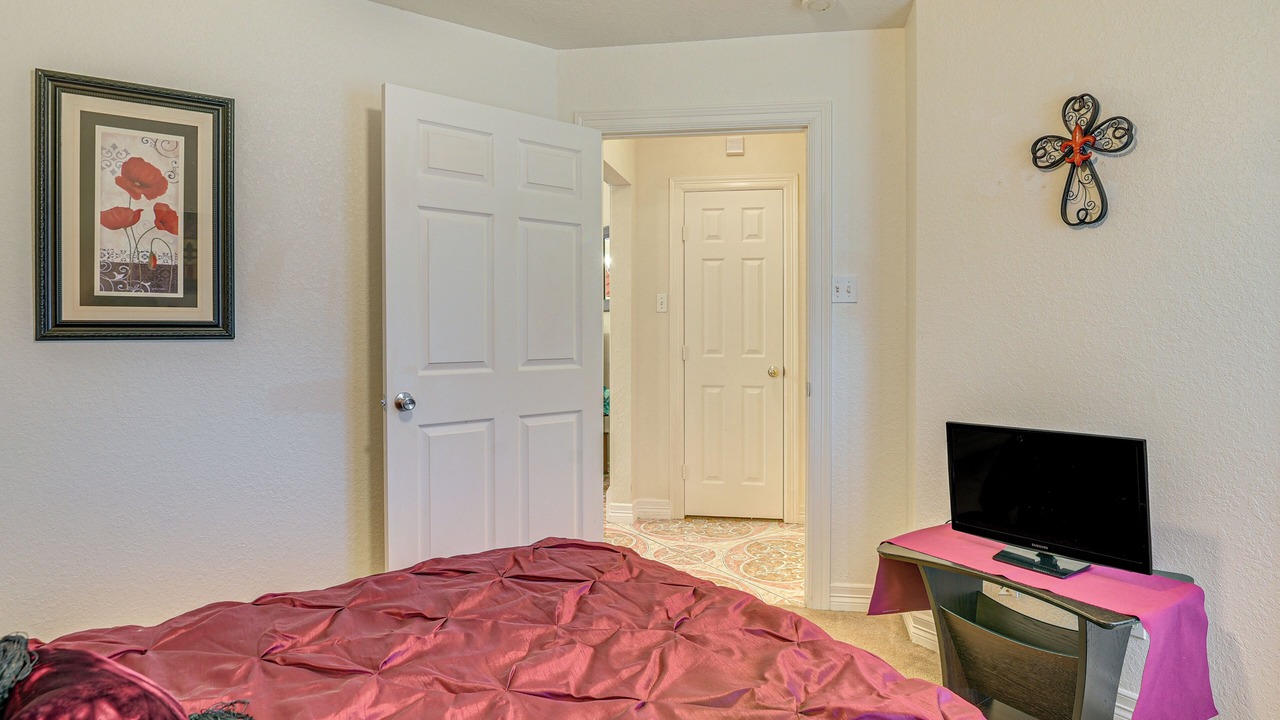 Photo of Bedroom in Alvin