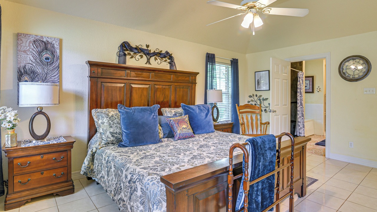Photo of Bedroom in Alvin