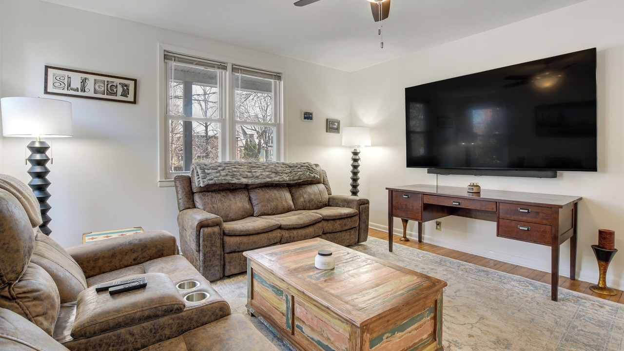 Photo of Livingroom in Ravenswood