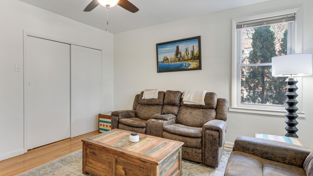 Photo of Livingroom in Ravenswood