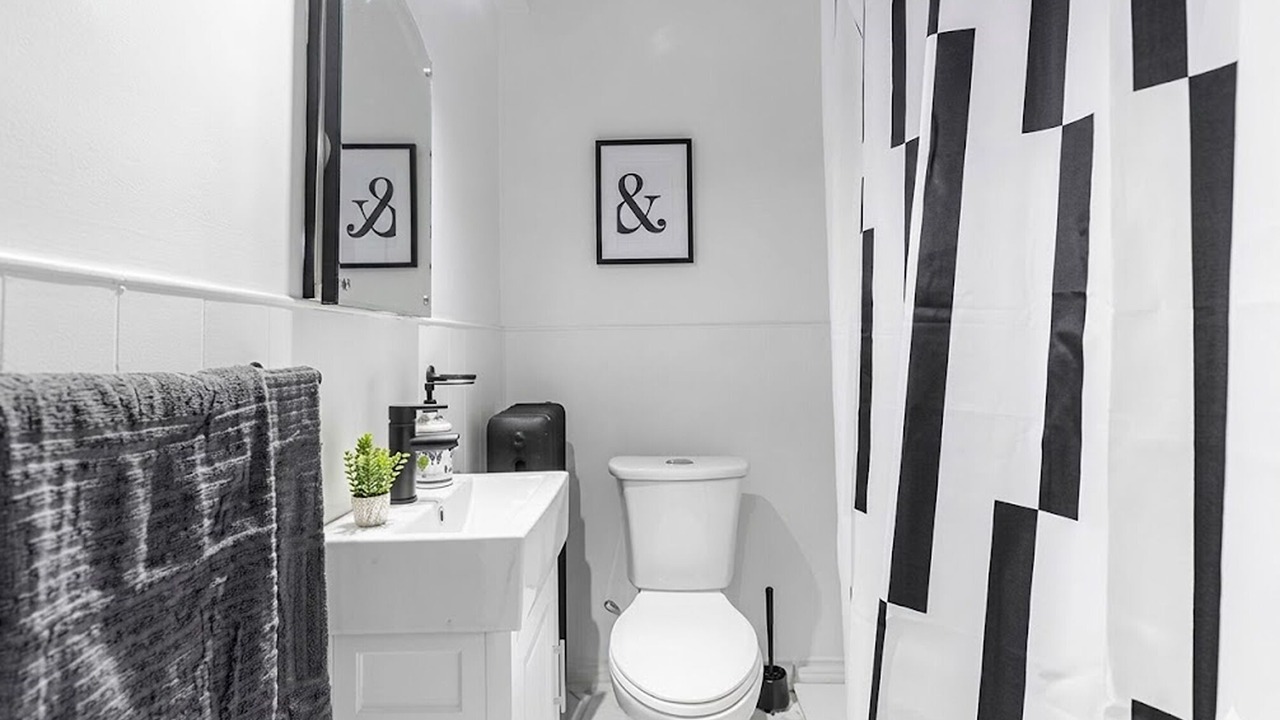 Photo of Bathroom in Downtown London