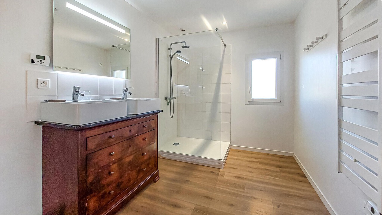 Photo of Bathroom in Saint-Aubin-de-Cadelech