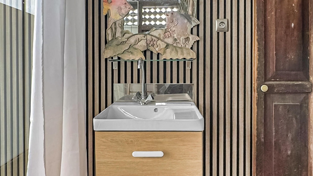 Photo of Bathroom in Saint-Sulpice-de-Roumagnac