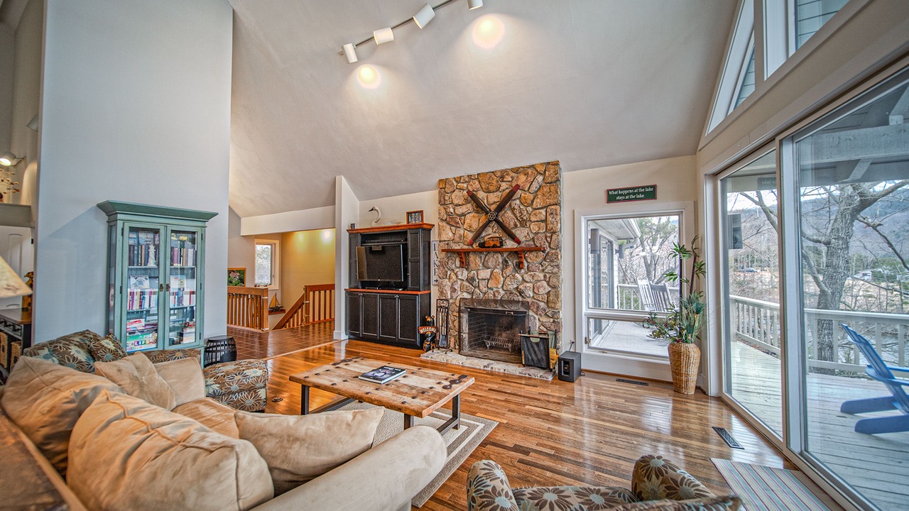 Photo of Livingroom in Huddleston